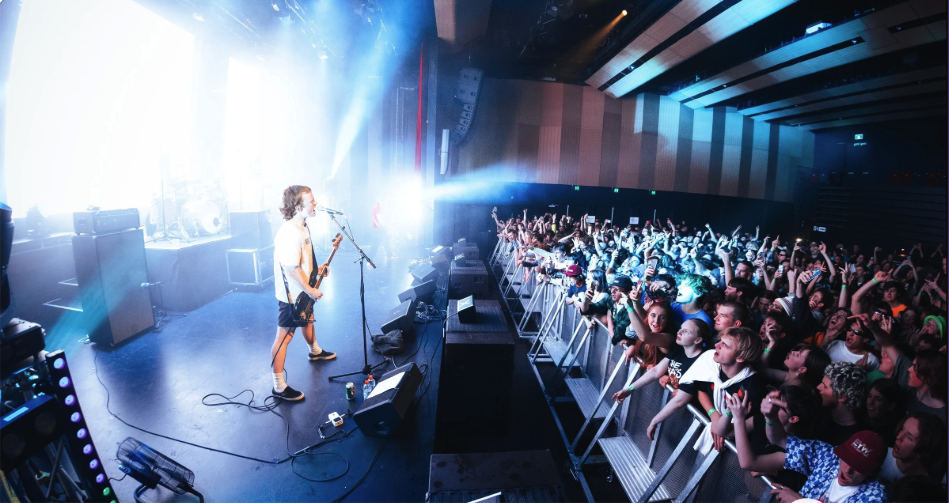 Footer Concert Image